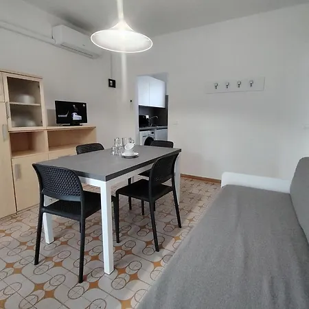 Contemporary Flat Near The Of 아파트 비비오네