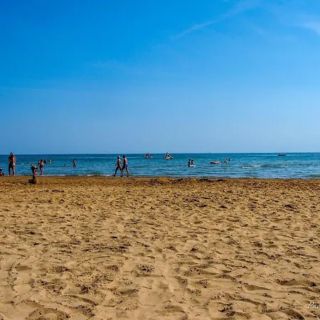 Contemporary Flat Near The Of Bibione