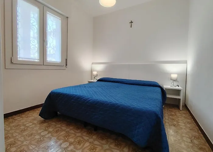 Contemporary Flat Near The Of *